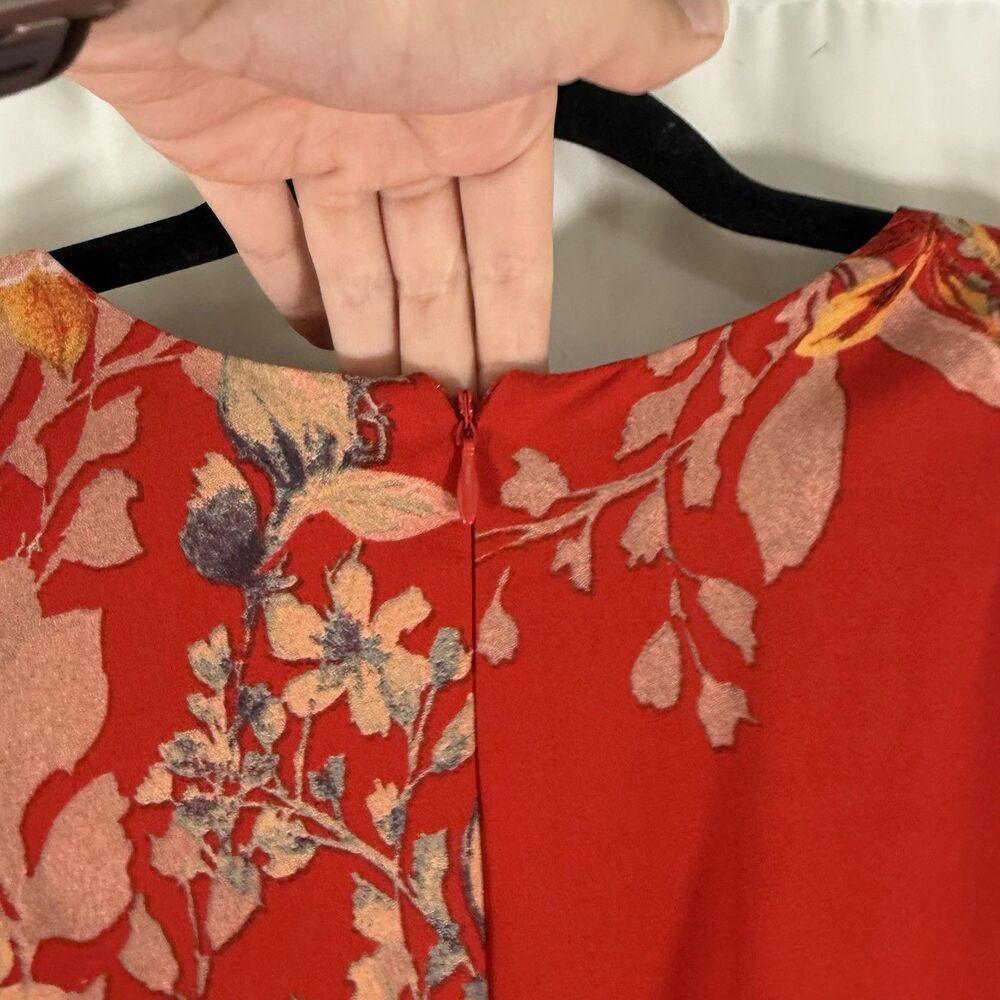 Beige by ECI Jumpsuit Women's Medium Red Floral V-Neck Belted Wide Leg - Picture 10 of 13
